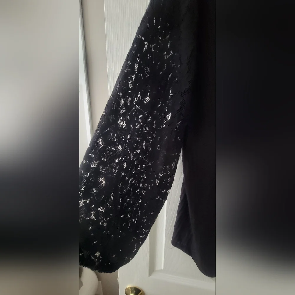 Torrid Waffle Knit Tunic Top w/ Lace Sleeves – NWT – Size 1X (14/16) - Picture 3 of 5